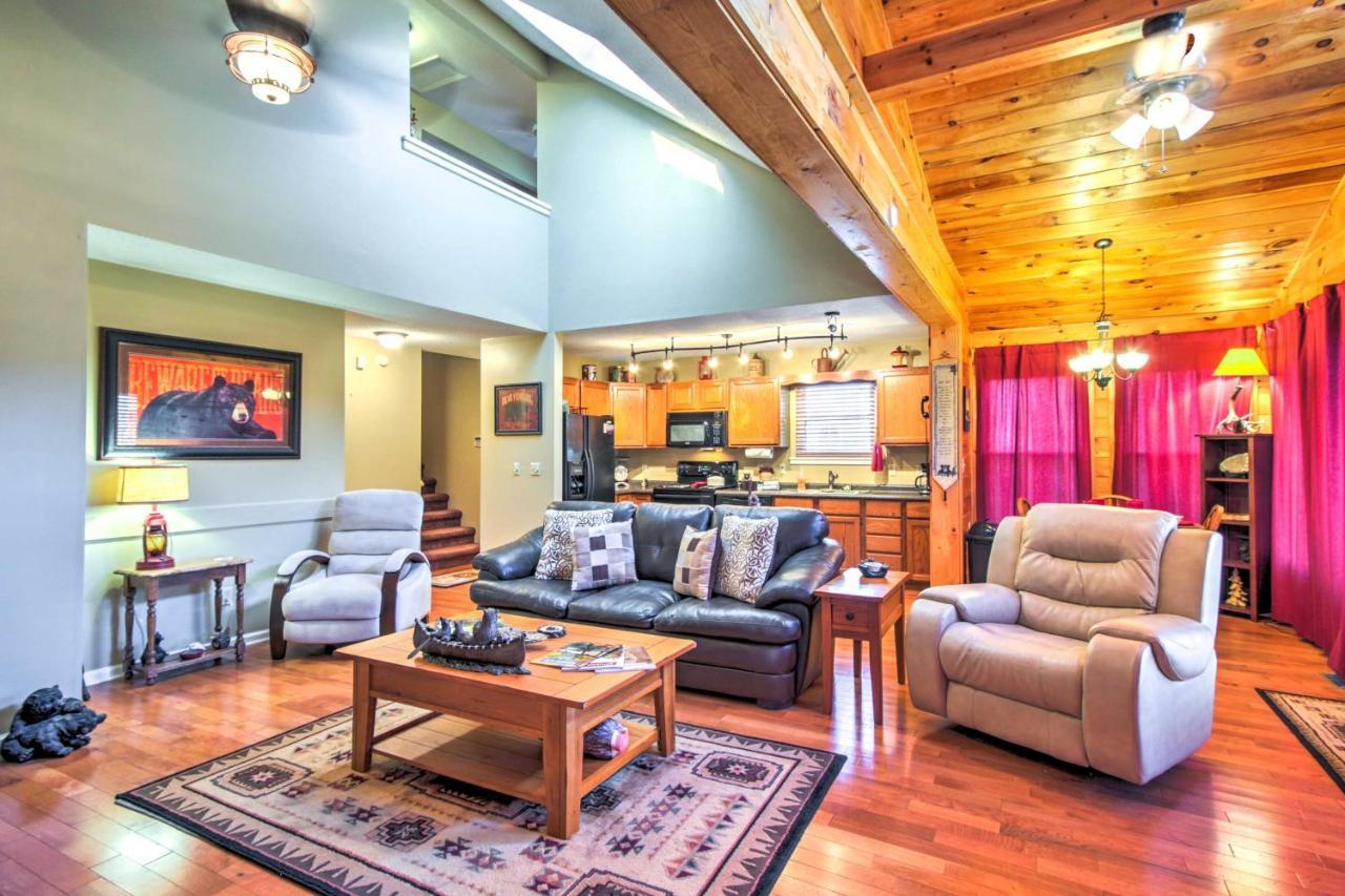 Tree Top Dream Cabin With Hot Tub In Gatlinburg! Exterior foto
