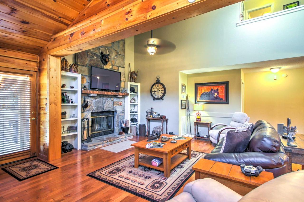 Tree Top Dream Cabin With Hot Tub In Gatlinburg! Exterior foto