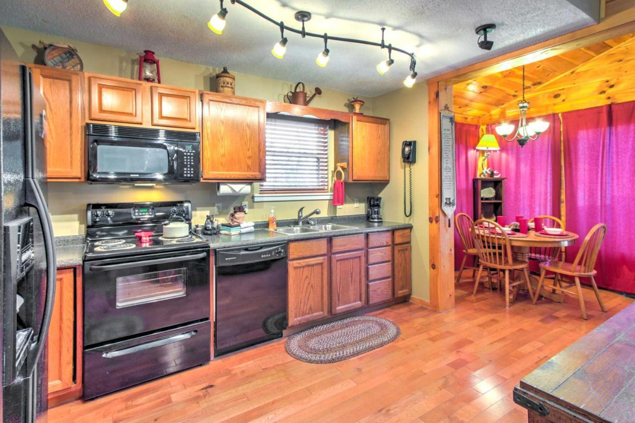 Tree Top Dream Cabin With Hot Tub In Gatlinburg! Exterior foto