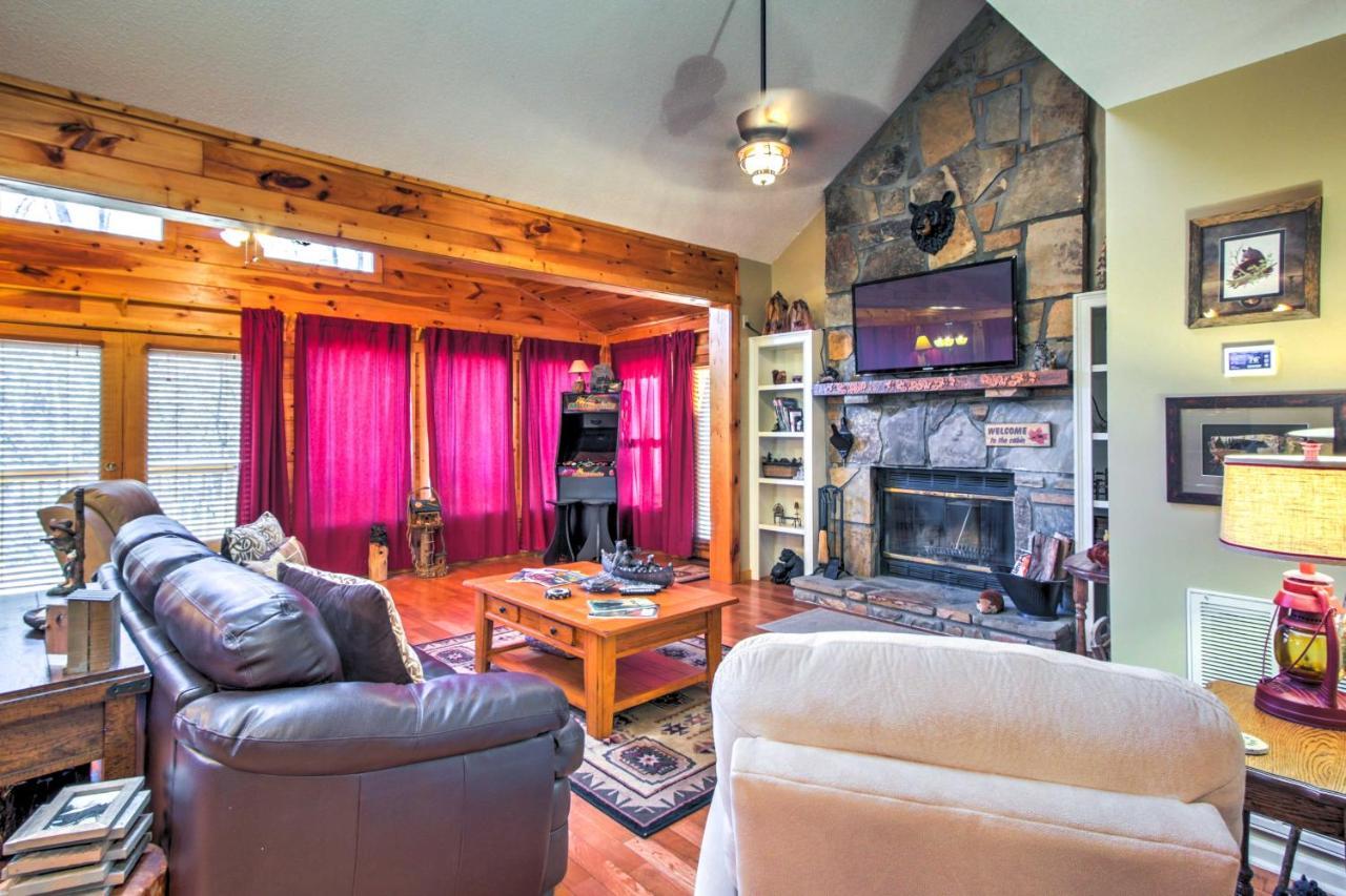 Tree Top Dream Cabin With Hot Tub In Gatlinburg! Exterior foto