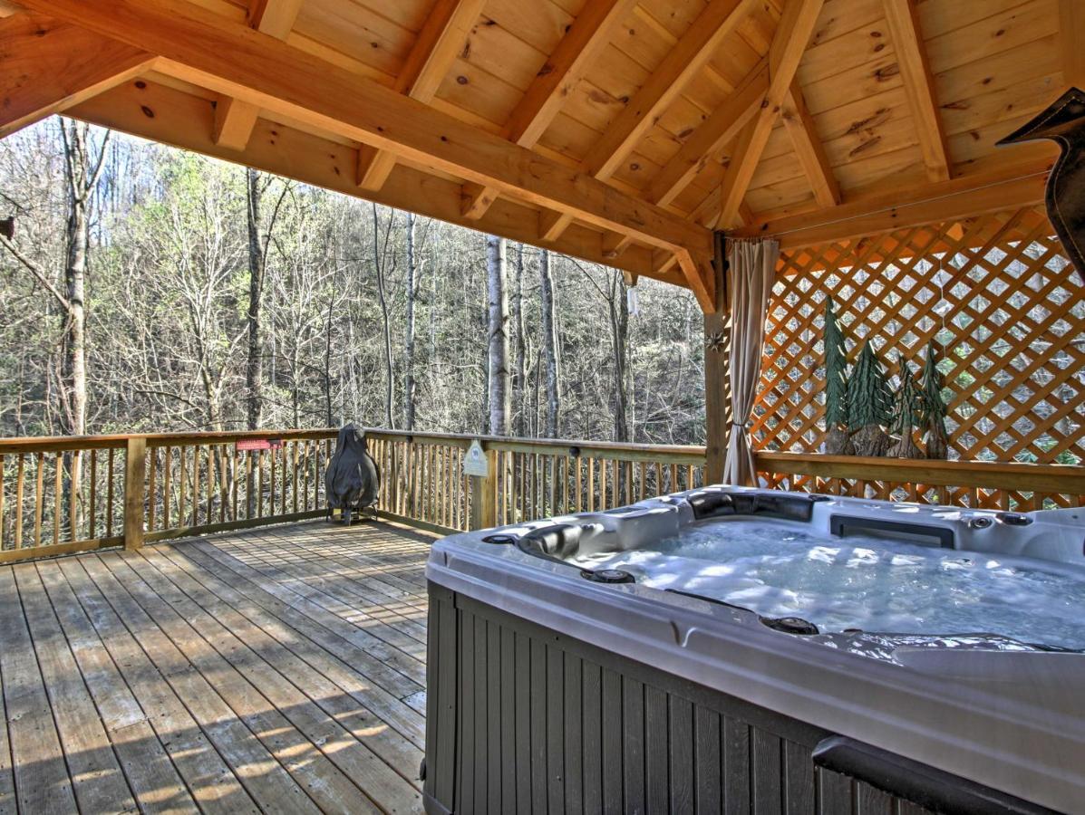 Tree Top Dream Cabin With Hot Tub In Gatlinburg! Exterior foto
